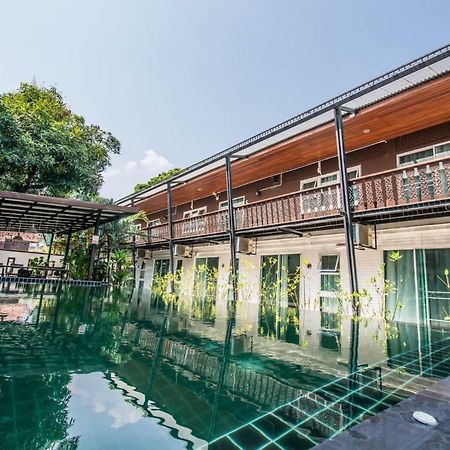 Hotel Peng Jai à Chiang Mai Extérieur photo