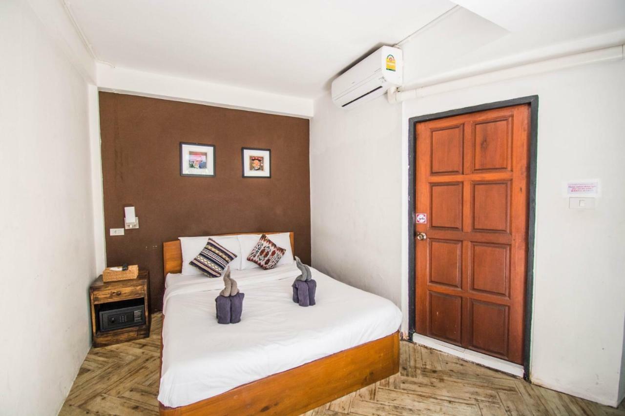 Hotel Peng Jai à Chiang Mai Extérieur photo